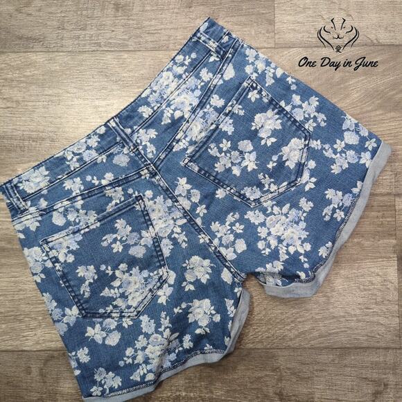 New York & Company Floral Print Denim Shorts Size 4 - Picture 7 of 7
